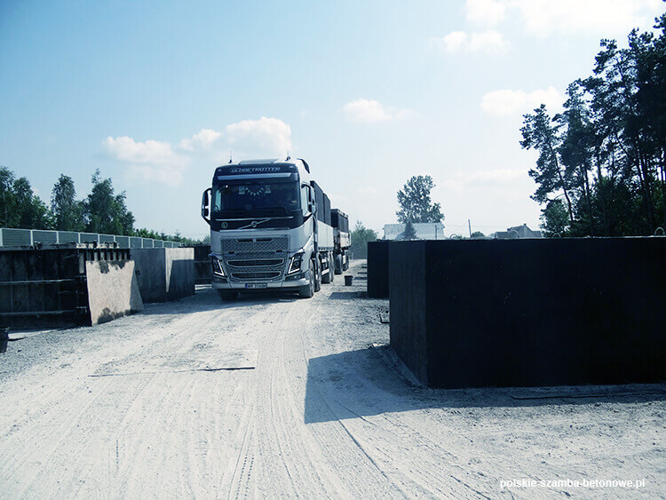 Transport szamb betonowych  w Lwówku Śląskim